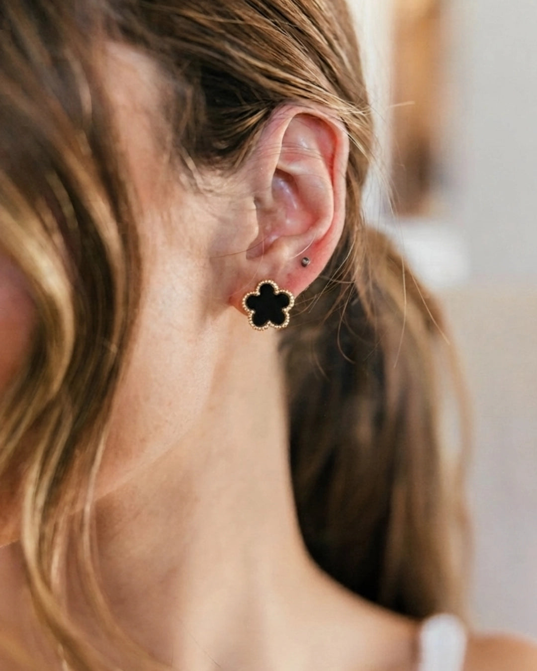 Noir Clover Earrings