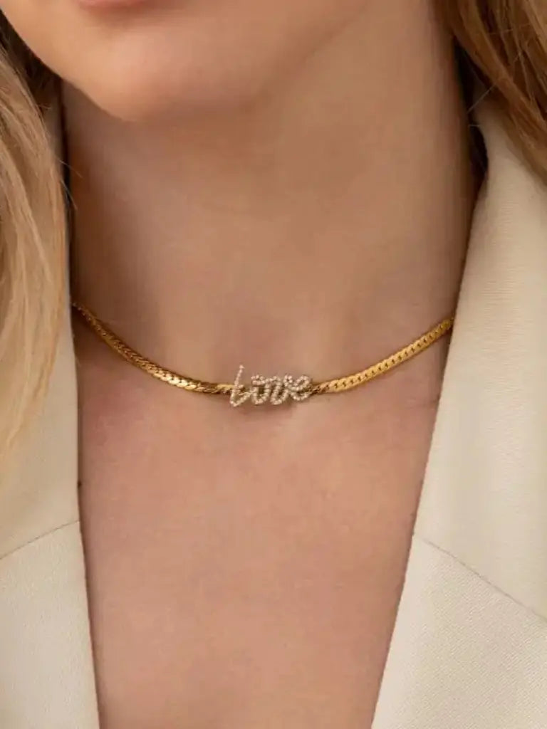 Amora Necklace